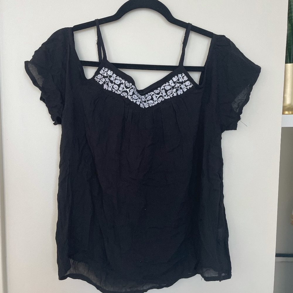Lightweight Black Top